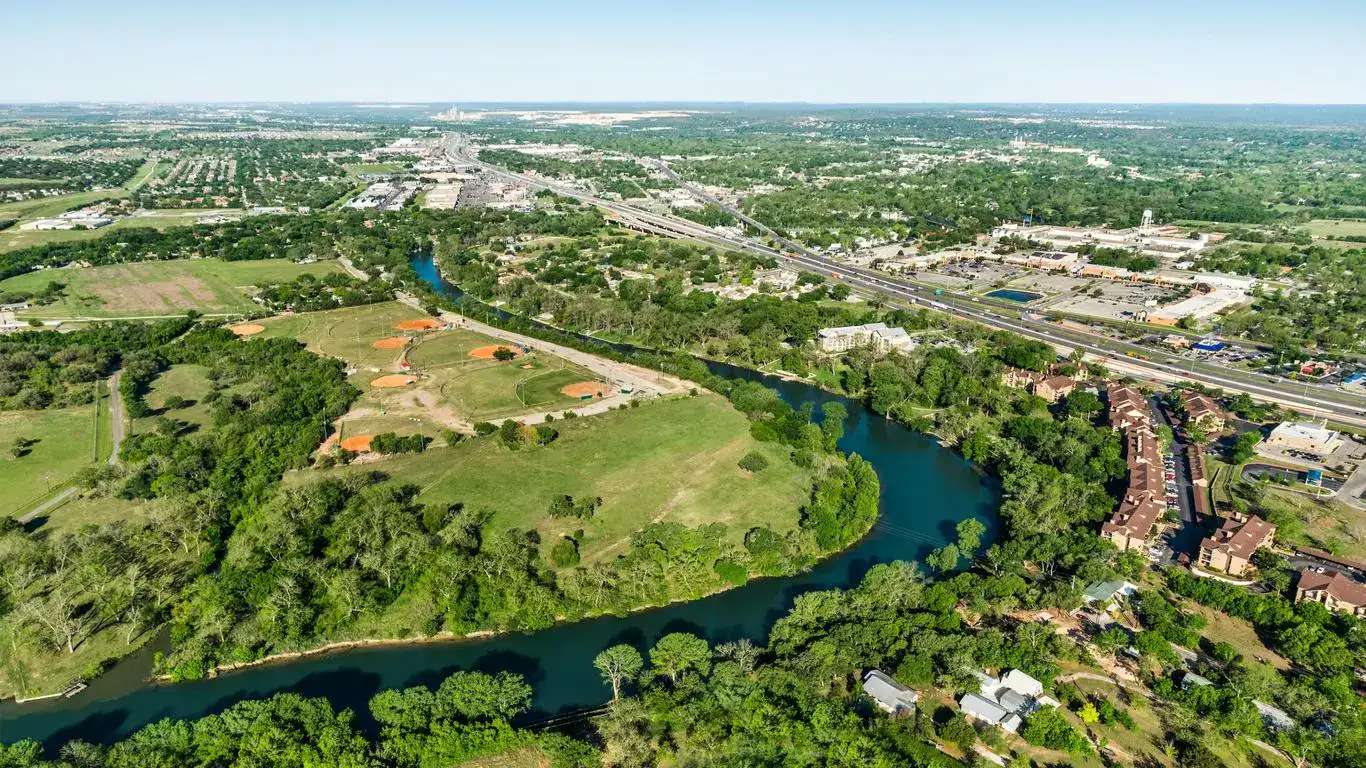 Houston to New Braunfels Car service