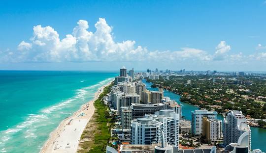 Miami Travel Guide: Airports, Hotels, Must-See Spots & Car Service