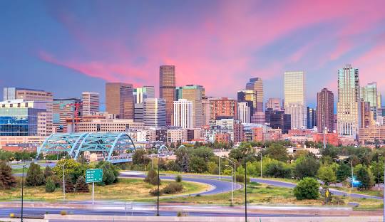 Denver Travel Guide: Airports, Hotels, Must-See Spots & Car Service