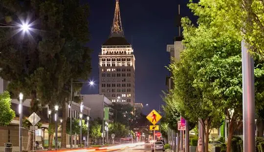 Fresno Travel Guide: Airports, Hotels, Must-See Spots & Car Service