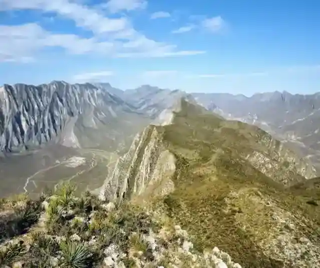 Monterrey Travel Guide