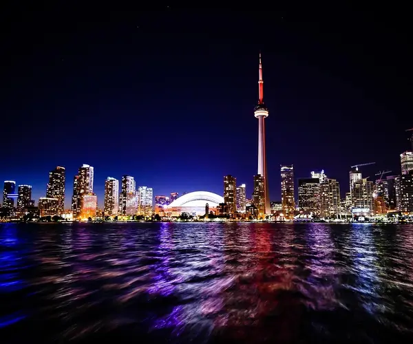 Toronto Travel Guide: Discover Canada’s Most Dynamic Metropolitan City